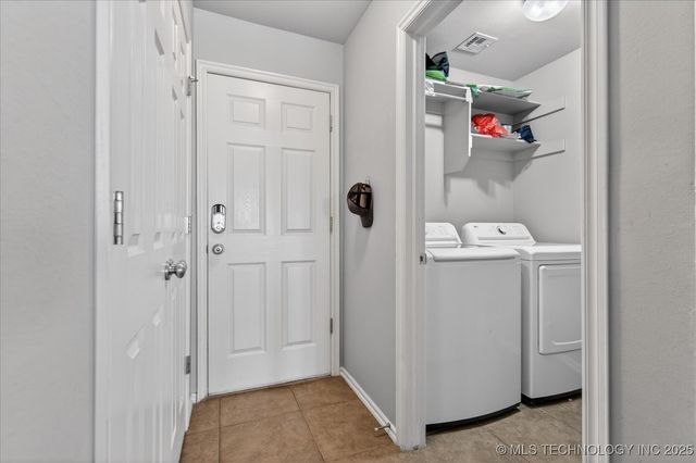 3214 Debbie Lane, Bartlesville, OK 74006