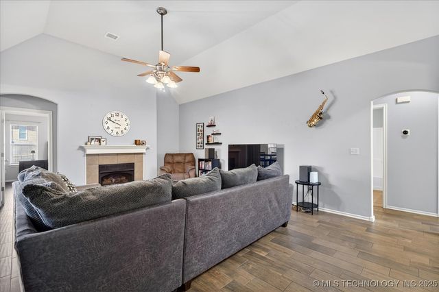 3214 Debbie Lane, Bartlesville, OK 74006