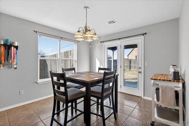 3214 Debbie Lane, Bartlesville, OK 74006