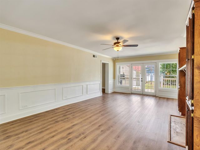 230 9th Avenue, Texas City, TX 77590