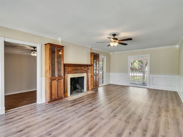 230 9th Avenue, Texas City, TX 77590