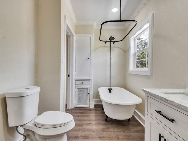230 9th Avenue, Texas City, TX 77590