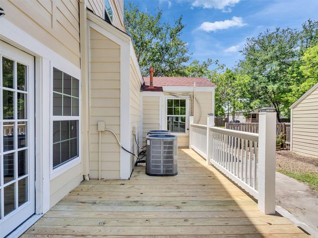 230 9th Avenue, Texas City, TX 77590