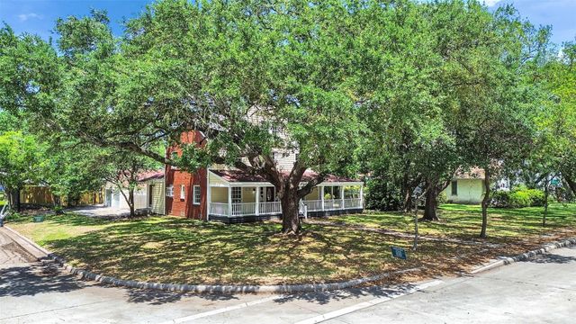 230 9th Avenue, Texas City, TX 77590