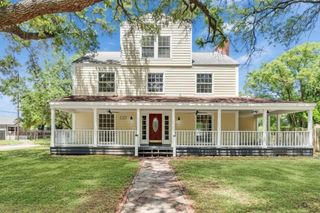 230 9th Avenue, Texas City, TX 77590