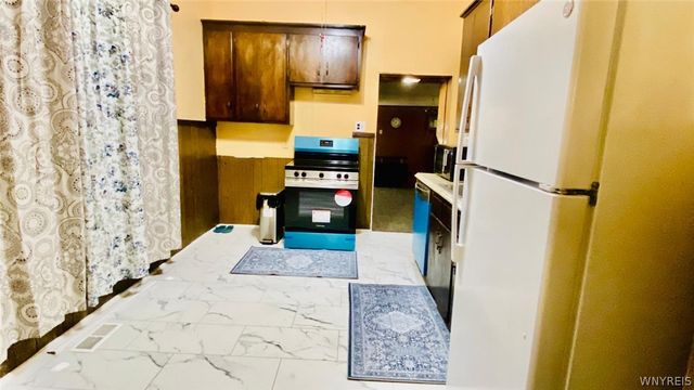 1637 Falls Street, Niagara Falls, NY 14303