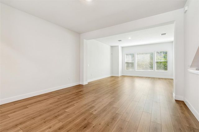 6605 N NEBRASKA AVENUE 18, Tampa, FL 33604