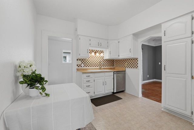 921 10TH AVENUE NORTH, Wisconsin Rapids, WI 54495