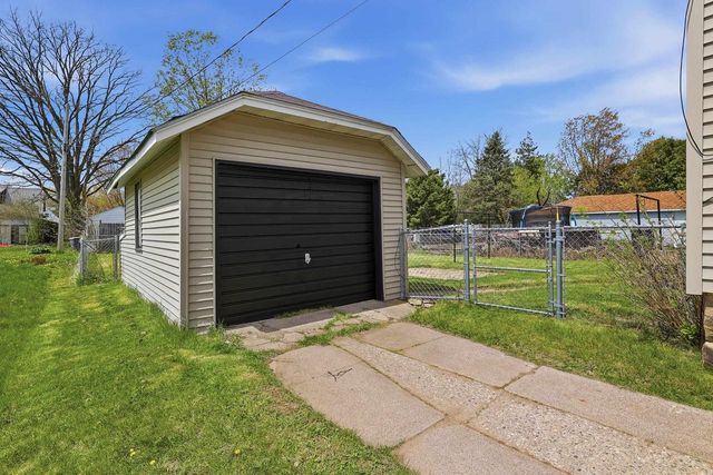 921 10TH AVENUE NORTH, Wisconsin Rapids, WI 54495