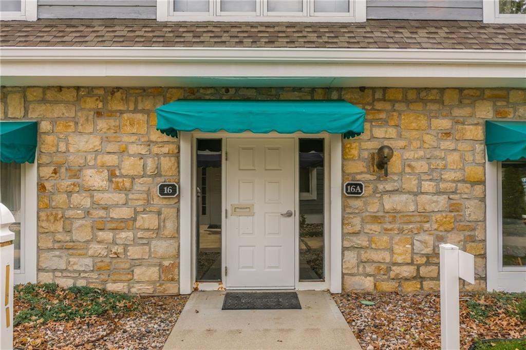 16 Westwoods Drive, Liberty, MO 64068