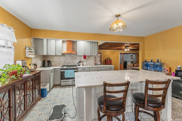 255 Lansing Ln, San Antonio, TX 78207