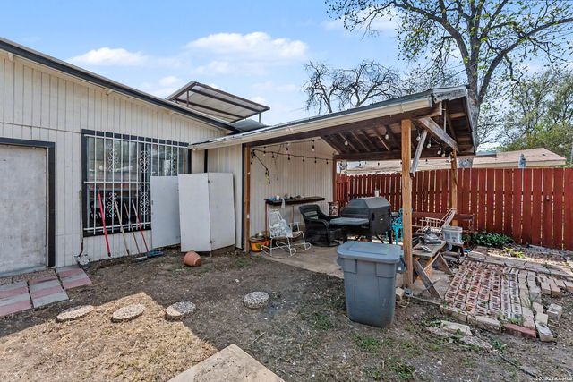 255 Lansing Ln, San Antonio, TX 78207