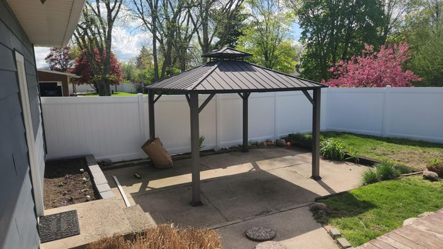 301 Rancho Street, Eaton Rapids, MI 48827