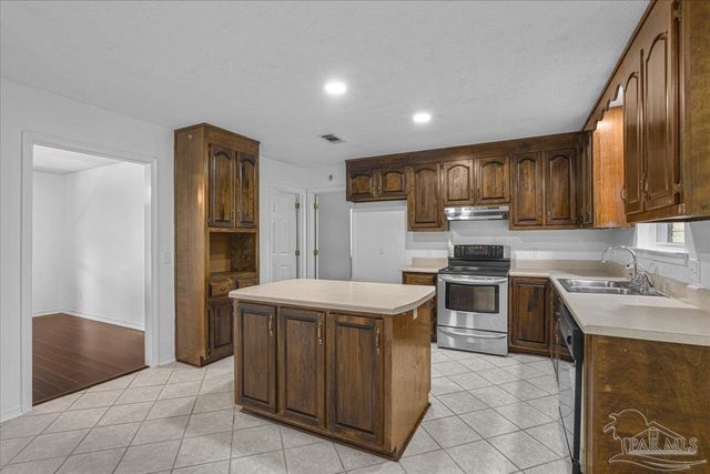 5704 Janet St, Milton, FL 32570