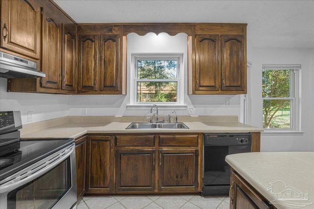 5704 Janet St, Milton, FL 32570