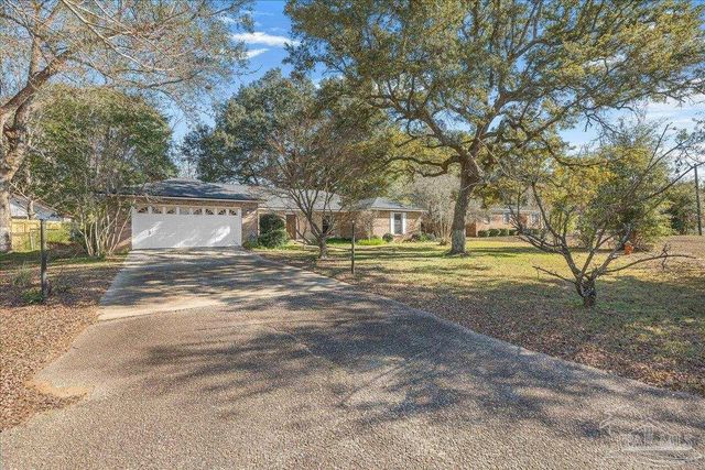 5704 Janet St, Milton, FL 32570