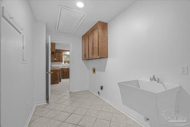 5704 Janet St, Milton, FL 32570