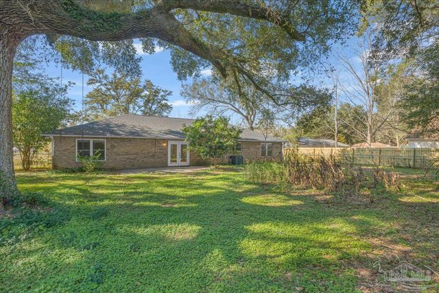 5704 Janet St, Milton, FL 32570