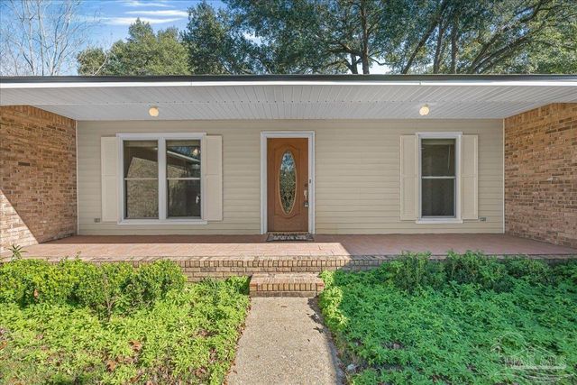 5704 Janet St, Milton, FL 32570