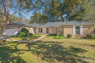 5704 Janet St, Milton, FL 32570