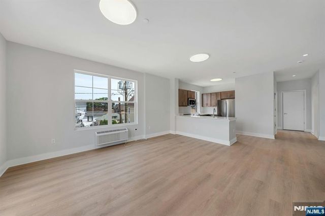 1 Center Street 308, Clifton, NJ 07011