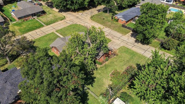 5205 S Birmingham Place, Tulsa, OK 74105