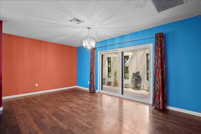 6774 Wheaton Lane, Lake Worth, FL 33467