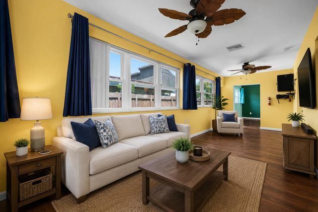 6774 Wheaton Lane, Lake Worth, FL 33467