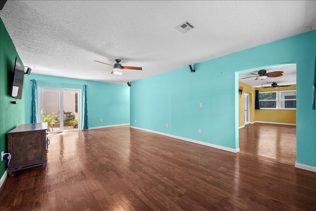 6774 Wheaton Lane, Lake Worth, FL 33467