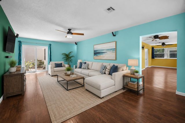 6774 Wheaton Lane, Lake Worth, FL 33467