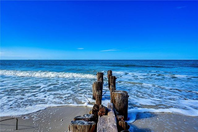 1550 Gulf Shore BLVD N # W4, Naples, FL 34102