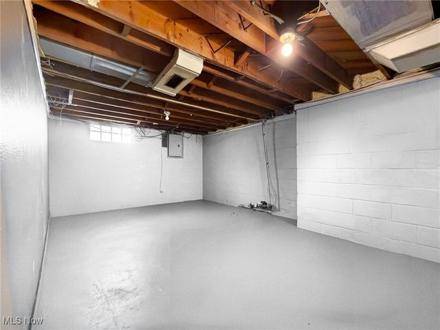 753 Packard Street NW, Warren, OH 44483