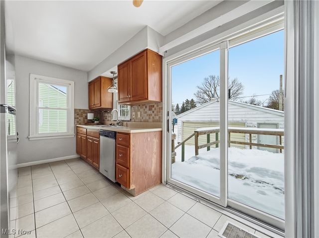 753 Packard Street NW, Warren, OH 44483