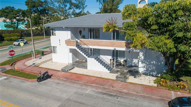 611 74th St, Miami Beach, FL 33141