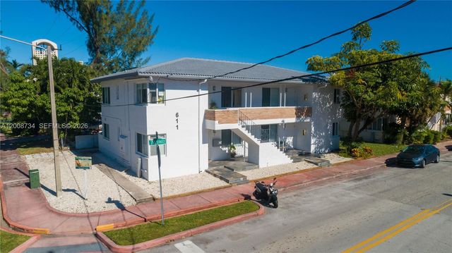 611 74th St, Miami Beach, FL 33141