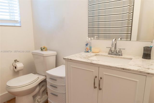 611 74th St, Miami Beach, FL 33141