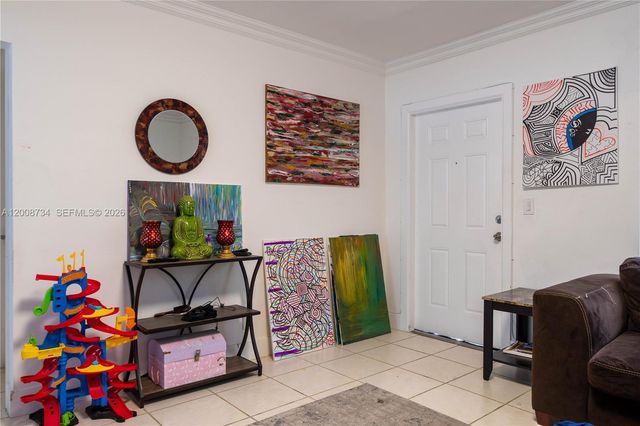 611 74th St, Miami Beach, FL 33141