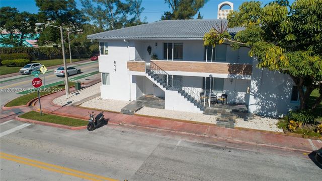 611 74th St, Miami Beach, FL 33141