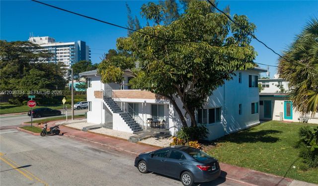 611 74th St, Miami Beach, FL 33141