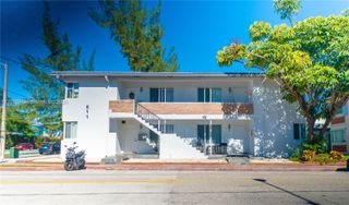 611 74th St, Miami Beach, FL 33141