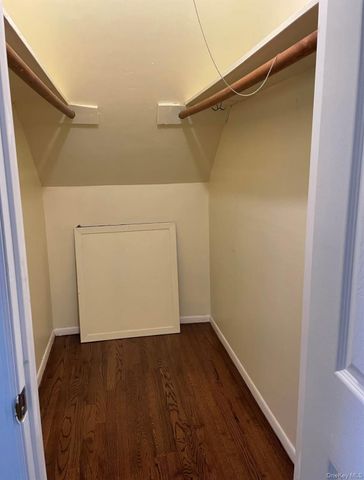 32 Winding Road, Hicksville, NY 11801