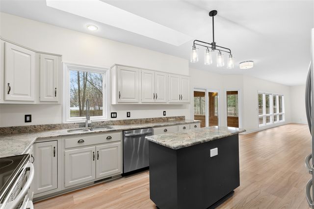 5363 Four Seasons Drive, Kalamazoo, MI 49009