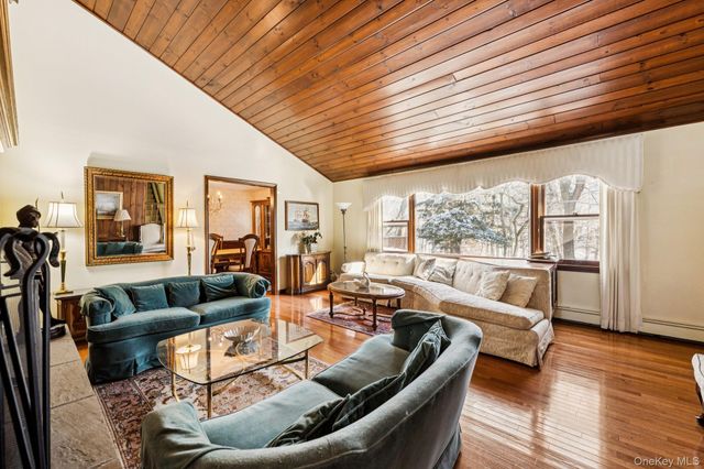 11 Lodge Lane, Belle Terre, NY 11777