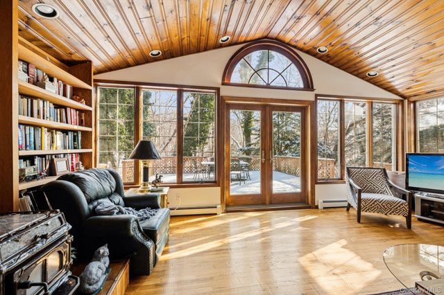 11 Lodge Lane, Belle Terre, NY 11777