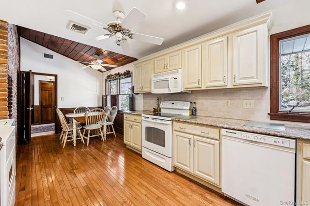 11 Lodge Lane, Belle Terre, NY 11777