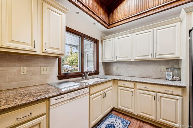 11 Lodge Lane, Belle Terre, NY 11777