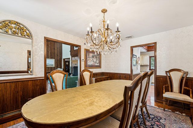 11 Lodge Lane, Belle Terre, NY 11777