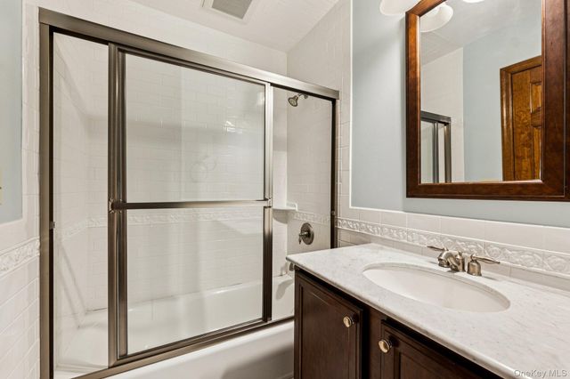 11 Lodge Lane, Belle Terre, NY 11777