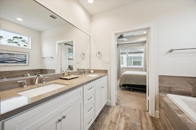 1055 Timbergrove Yards Lane, Houston, TX 77008