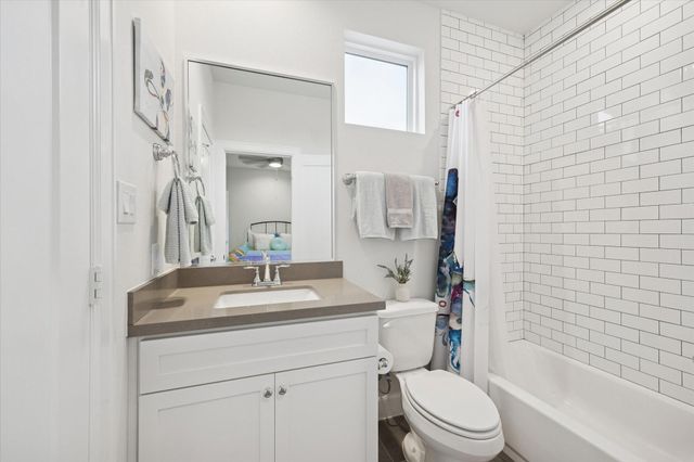 1055 Timbergrove Yards Lane, Houston, TX 77008